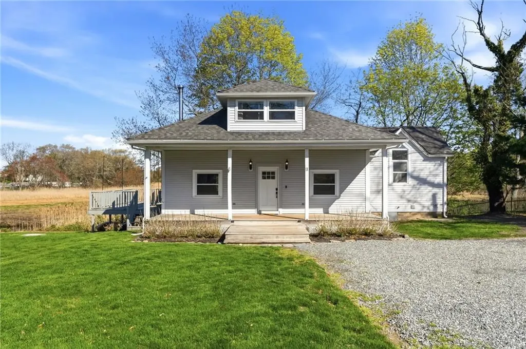 11 Heights Avenue Warwick RI 02889