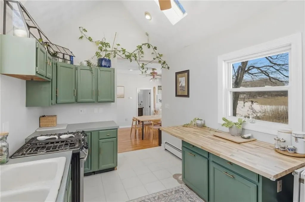 11 Heights Avenue Warwick RI 02889