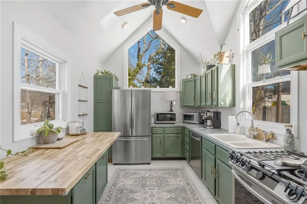 11 Heights Avenue Warwick RI 02889