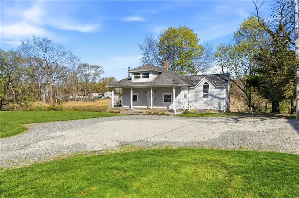 11 Heights Avenue Warwick RI 02889