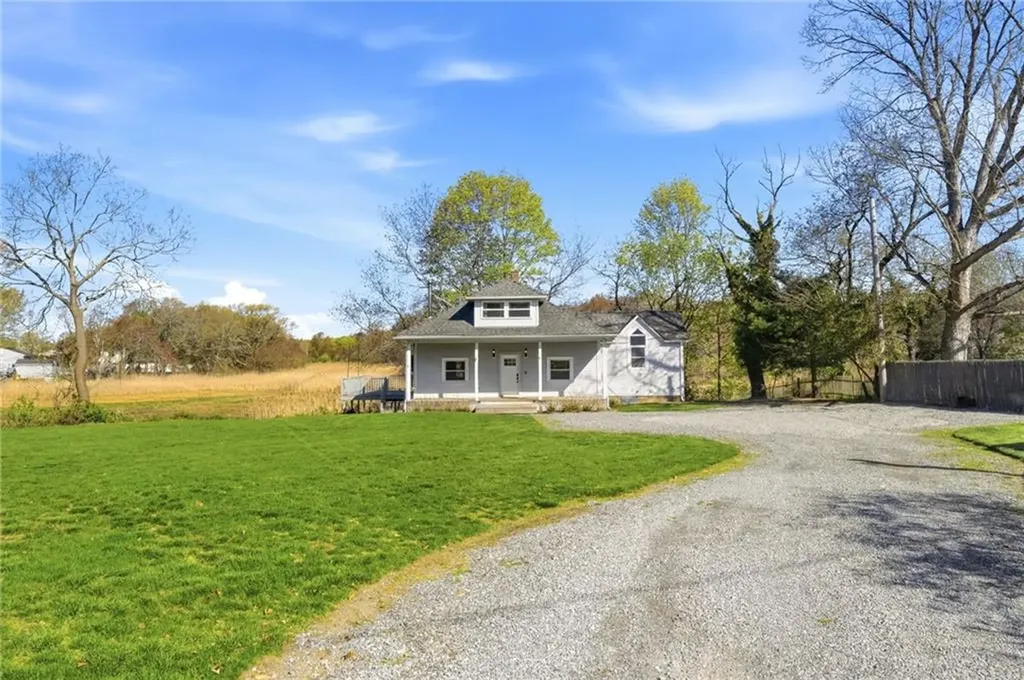 11 Heights Avenue Warwick RI 02889