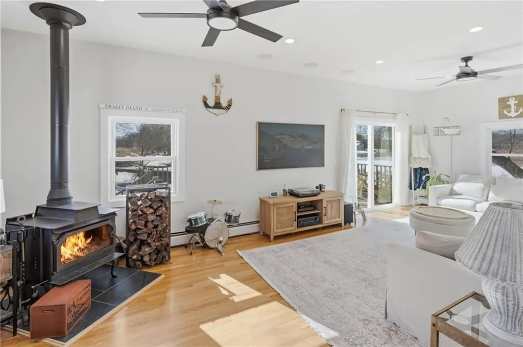 11 Heights Avenue Warwick RI 02889