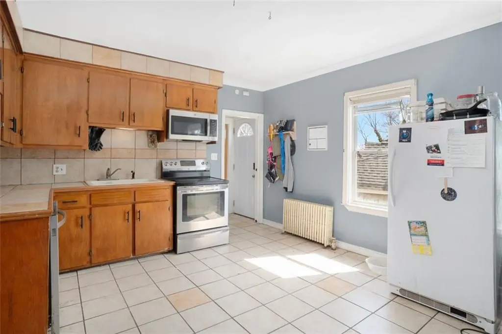 70 Highland Street West Warwick RI 02893