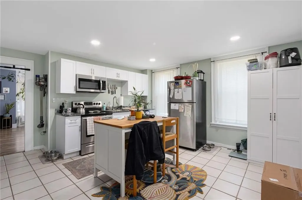 90 Pleasant Street Providence RI 02906