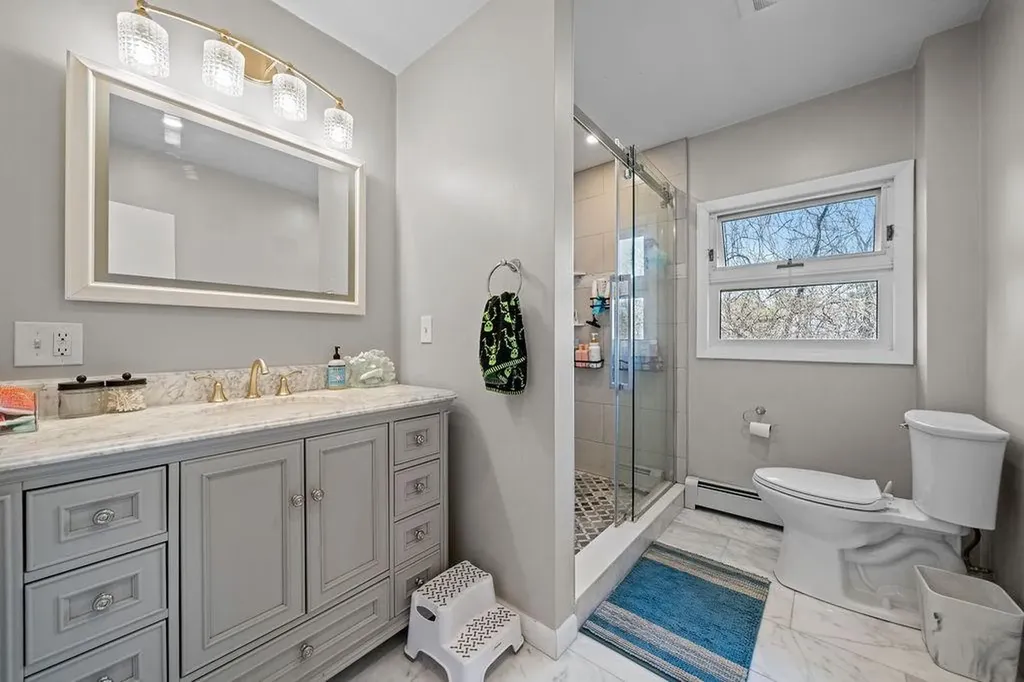 19 South Long Street Johnston RI 02919