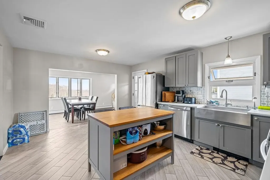 19 South Long Street Johnston RI 02919