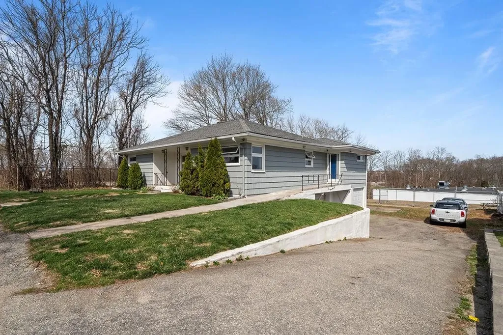 19 South Long Street Johnston RI 02919