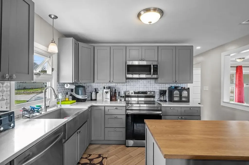 19 South Long Street Johnston RI 02919