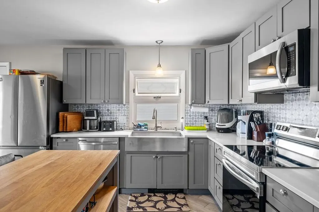 19 South Long Street Johnston RI 02919