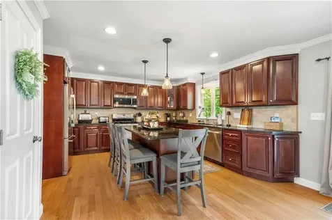 14 Evelyn Way Seekonk MA 02771