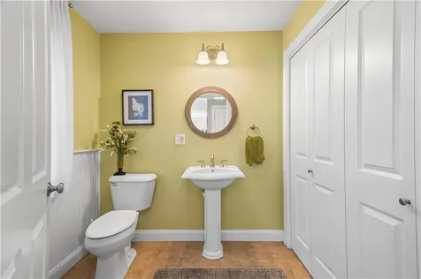 14 Evelyn Way Seekonk MA 02771
