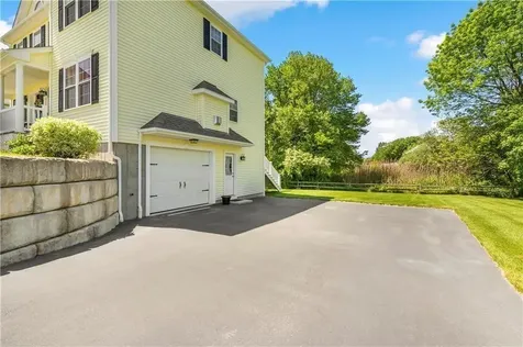 14 Evelyn Way Seekonk MA 02771