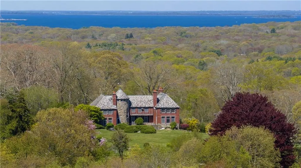 2180 Tower Hill Road North Kingstown RI 02874