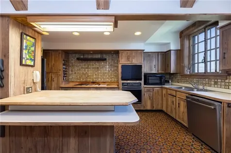 2180 Tower Hill Road North Kingstown RI 02874