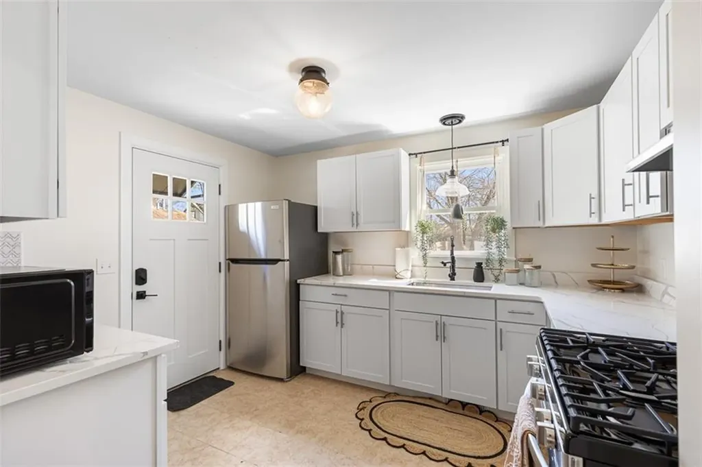 79 Archer Street Pawtucket RI 02861
