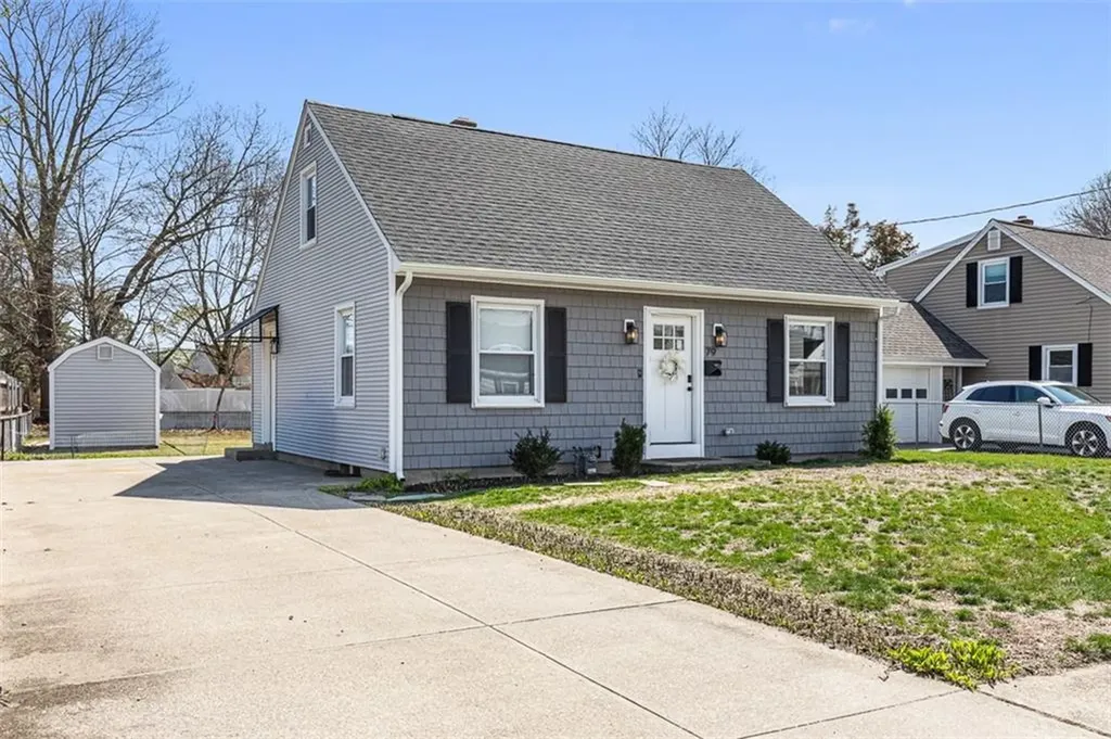 79 Archer Street Pawtucket RI 02861