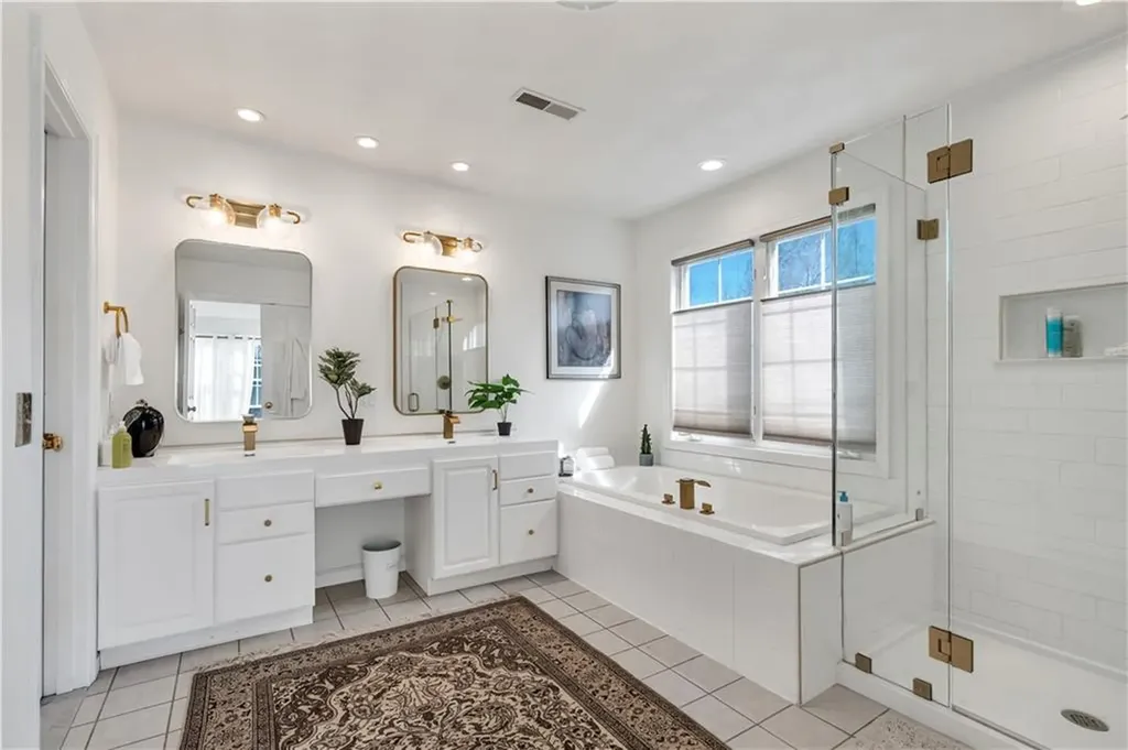 105 Castle Rocks Road Warwick RI 02886
