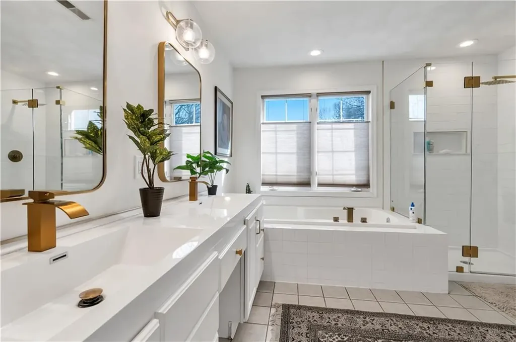 105 Castle Rocks Road Warwick RI 02886