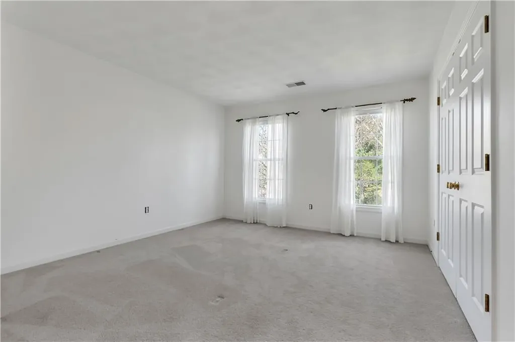 105 Castle Rocks Road Warwick RI 02886
