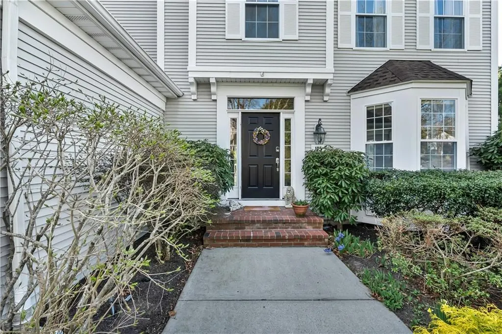 105 Castle Rocks Road Warwick RI 02886