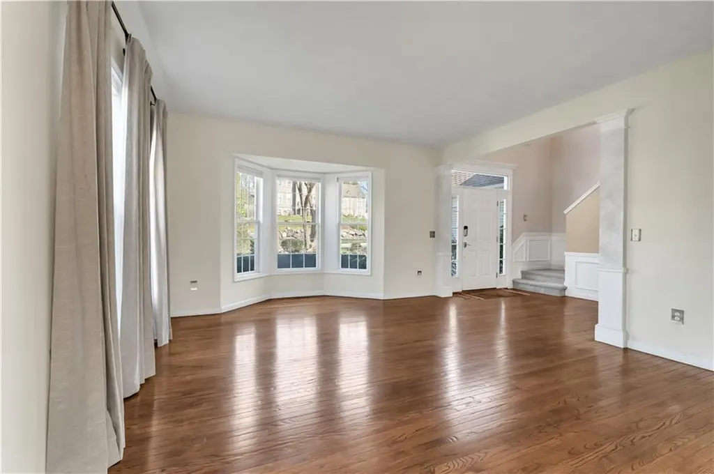 105 Castle Rocks Road Warwick RI 02886