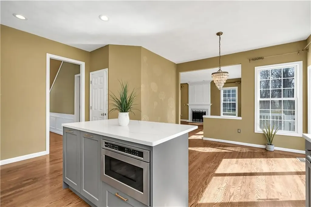 105 Castle Rocks Road Warwick RI 02886
