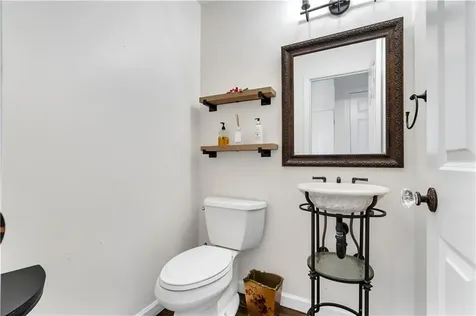 105 Castle Rocks Road Warwick RI 02886