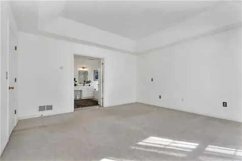 105 Castle Rocks Road Warwick RI 02886