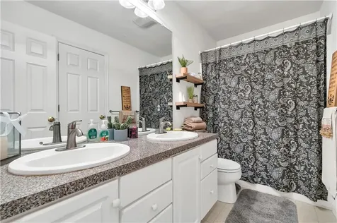 105 Castle Rocks Road Warwick RI 02886