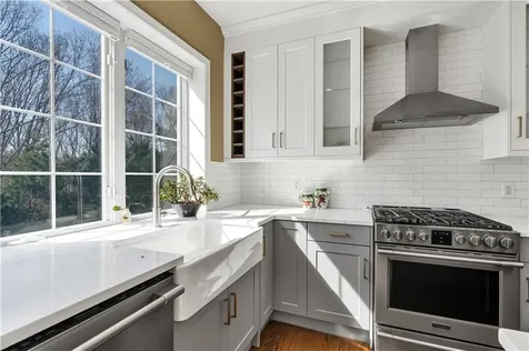 105 Castle Rocks Road Warwick RI 02886