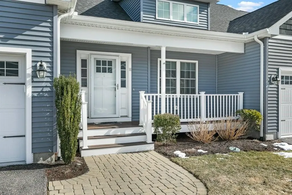 16 Bailey Brook Court Middletown RI 02842