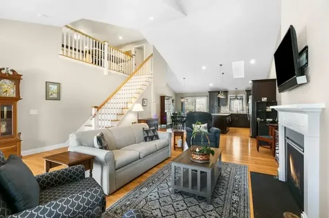 16 Bailey Brook Court Middletown RI 02842