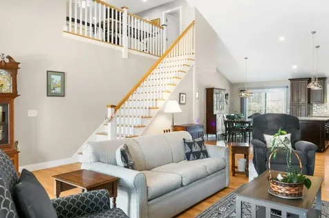 16 Bailey Brook Court Middletown RI 02842