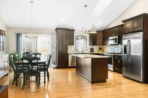 16 Bailey Brook Court Middletown RI 02842