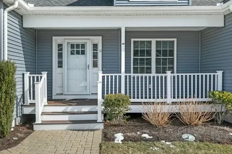 16 Bailey Brook Court Middletown RI 02842