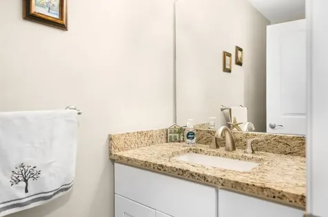 16 Bailey Brook Court Middletown RI 02842