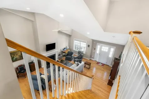 16 Bailey Brook Court Middletown RI 02842