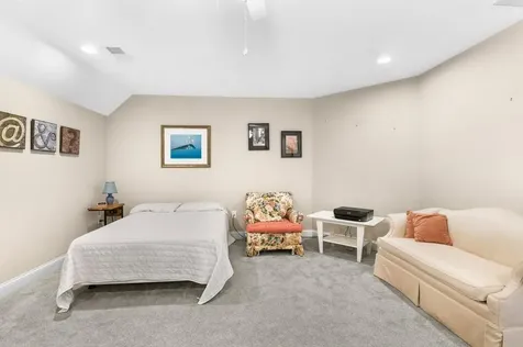 16 Bailey Brook Court Middletown RI 02842