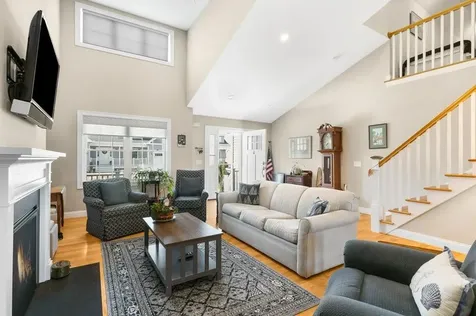 16 Bailey Brook Court Middletown RI 02842