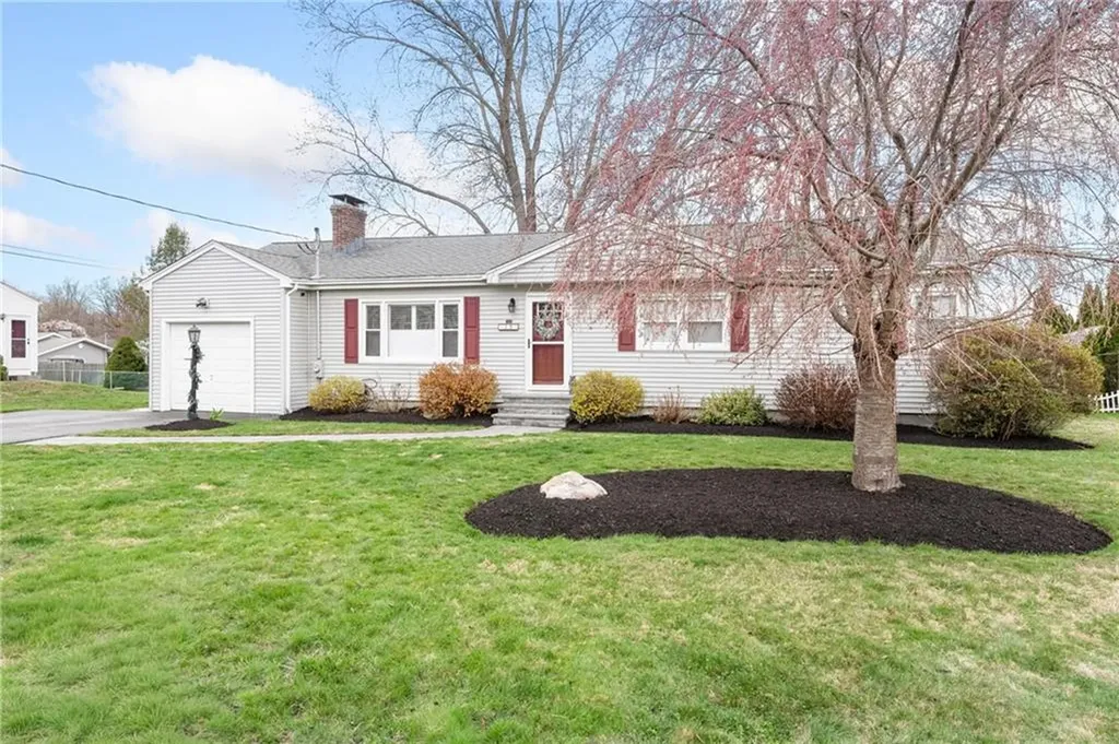 15 Green Street Cumberland RI 02864