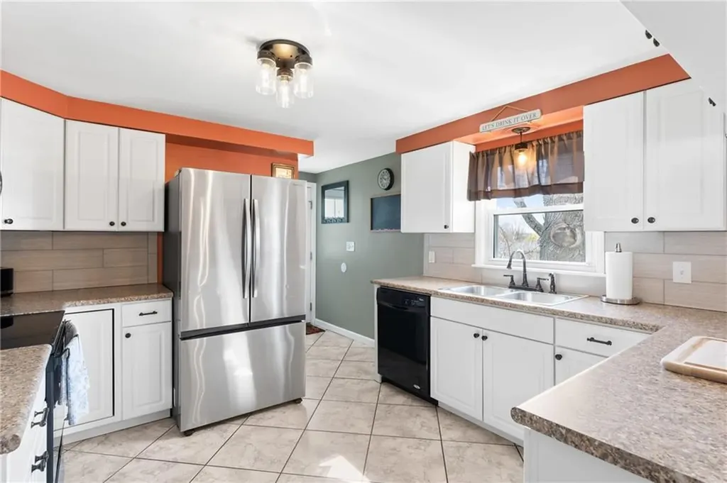 15 Green Street Cumberland RI 02864