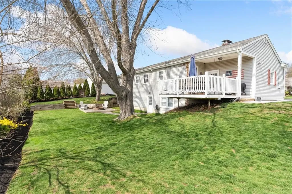 15 Green Street Cumberland RI 02864