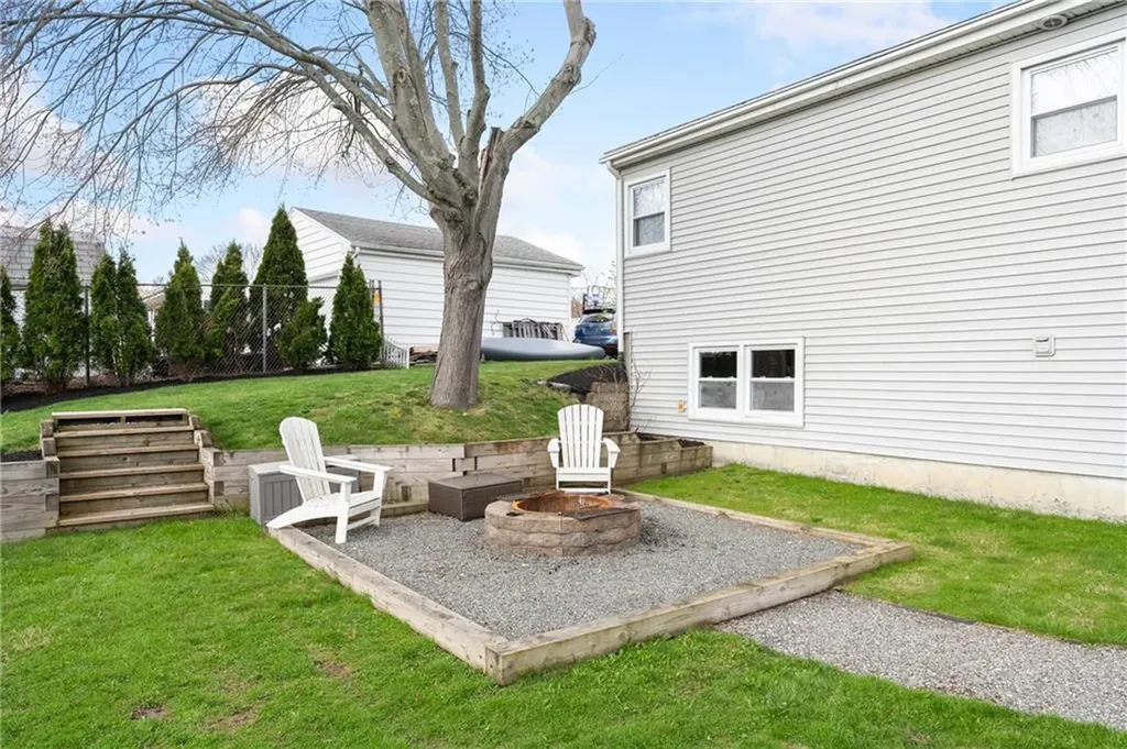 15 Green Street Cumberland RI 02864