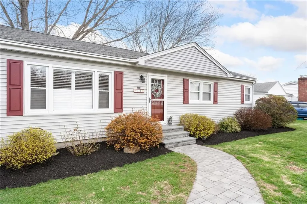15 Green Street Cumberland RI 02864