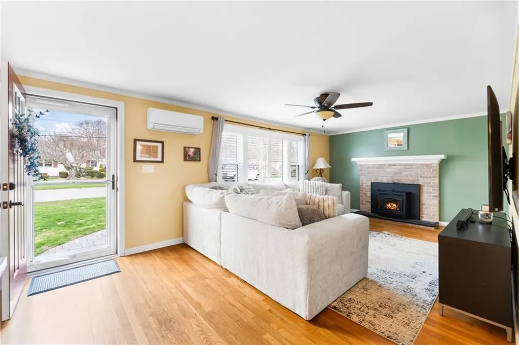 15 Green Street Cumberland RI 02864