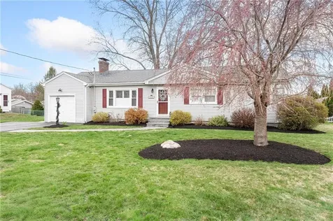 15 Green Street Cumberland RI 02864