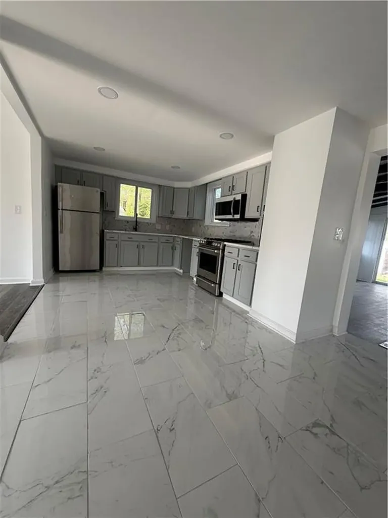 131 Canfield Avenue Warwick RI 02889