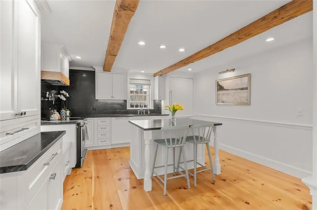 30 Thames Street Newport RI 02840