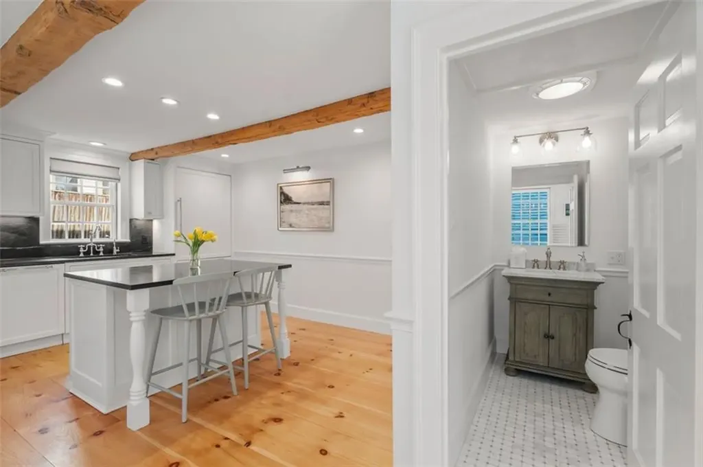30 Thames Street Newport RI 02840