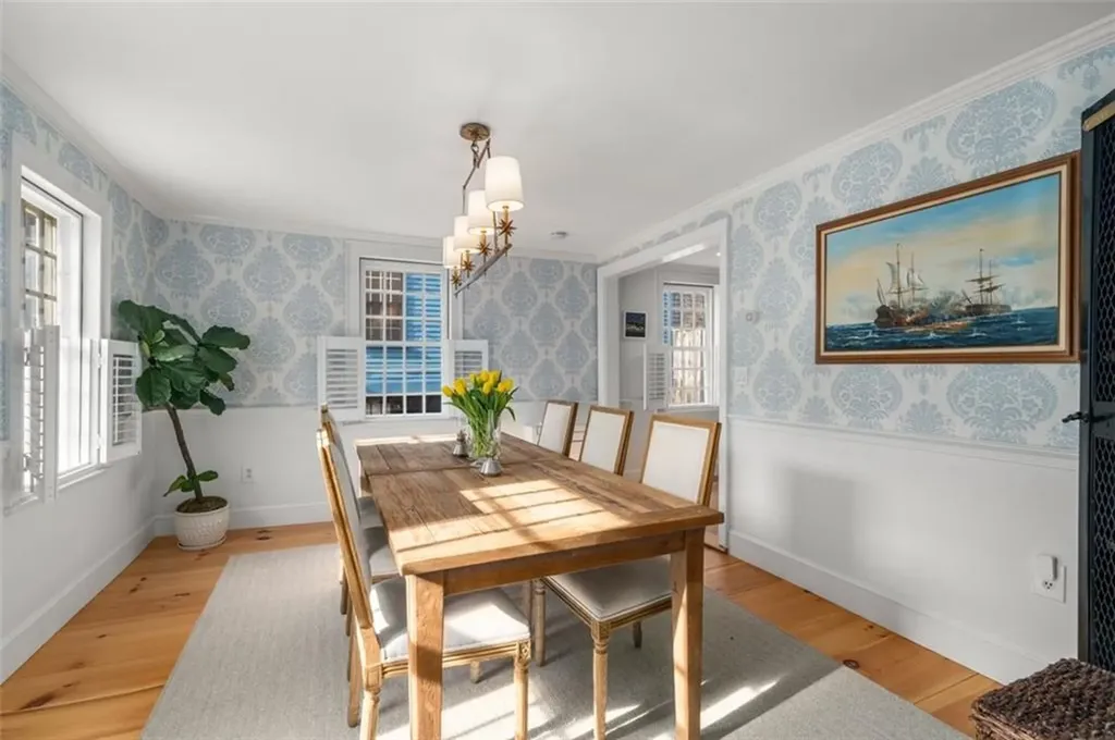 30 Thames Street Newport RI 02840